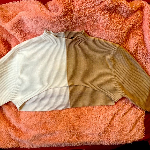 Crop top - Picture 1 of 4